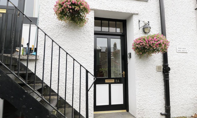 Bowness-on-Windermere Cottage | CHAPEL REST, family friendly in Bowness-On-Windermere