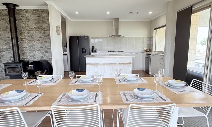 Bovell House | Chapman Hill Estate, in picturesque Bovell near Busselton Golf Course.