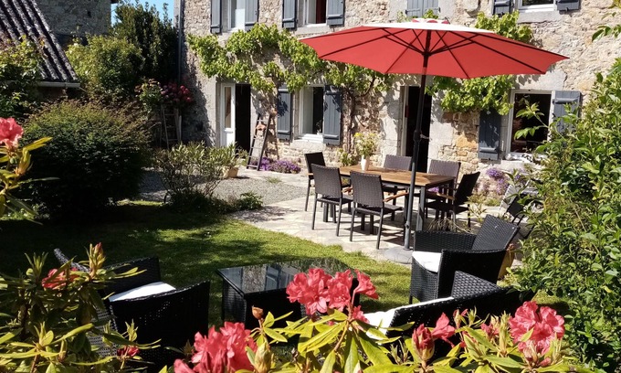 Montmartin-sur-Mer House | Character house in a walled garden and sunny
