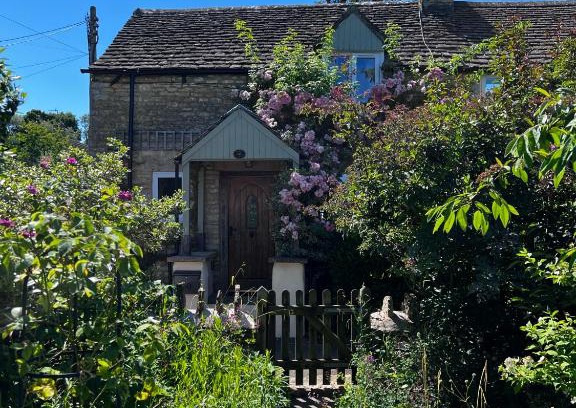 Avening House | Characterful, Cosy Cotswold Cottage, Folly Cottage