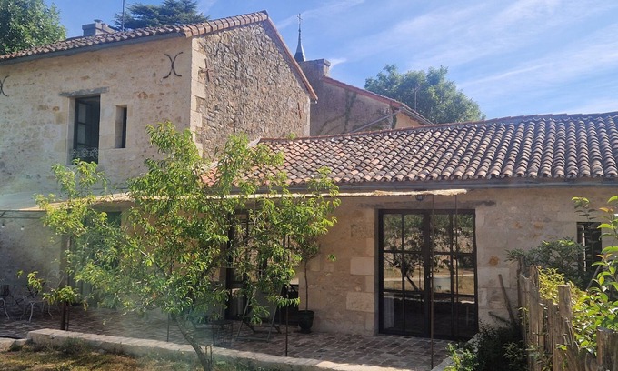 Bignoux House | Characterful Country House – Château-Fromage (Bignoux), Sleeps 4