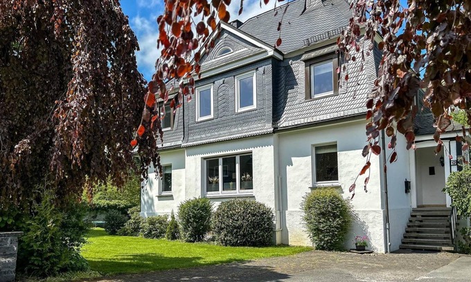 Siedlinghausen House | Characteristic and cozy vacation home with hot tub, near Winterberg