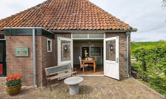Andijk Other | Characteristic farmhouse on the dike