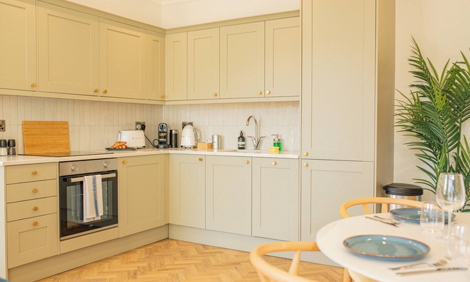 Salisbury Apartment | Charles Hope Salisbury Centre