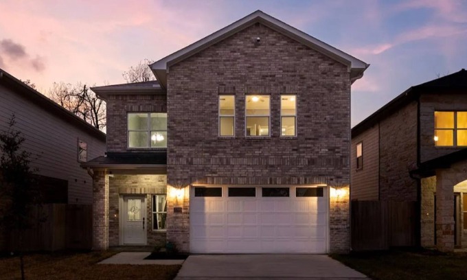 Spring Branch East House | Charm 2 near Downtown & Galleria