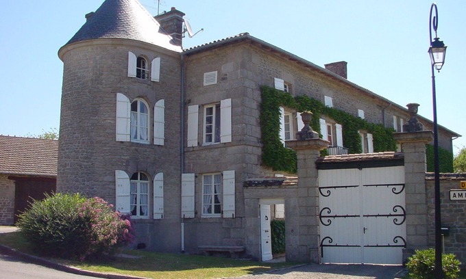 Saint-Sylvestre House | Charm of a family property in the green of the Ambazac mountains