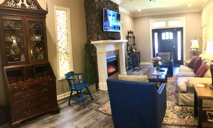 Capitol Hill House | Charm & Style in Downtown Little Rock