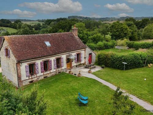 Saint-Martin-des-Pezerits House | Charmante longère avec grand jardin, cheminée, Wi-Fi et animaux, tout inclus près du Perche - FR-1-497-216