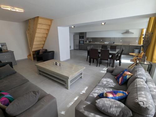 Boulay-les-Barres House | Charmant gîte à la ferme près d'Orléans avec parking privé - FR-1-590-575