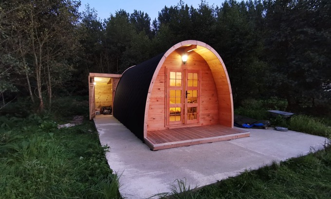 Nielles-les-Ardres Cabin | Charmant POD en Bois Près D'un Plan D'eau