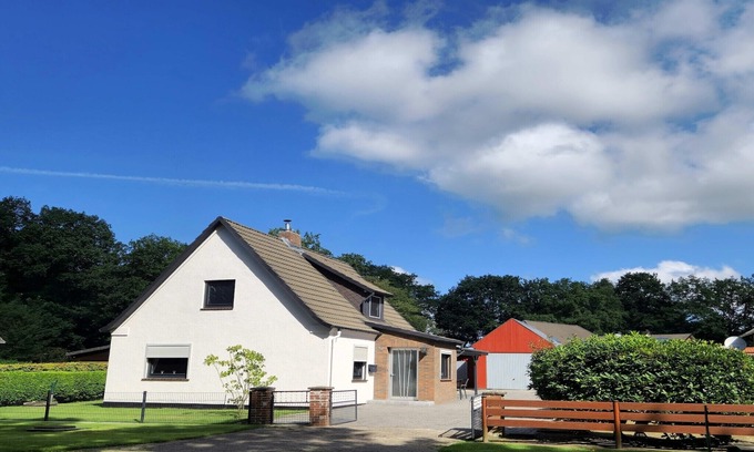 Lintig House | Charmantes Ferienhaus mit Kamin in Lintig