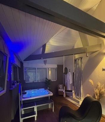 Thesee House | Charme & Sens Avec Jacuzzi intérieur