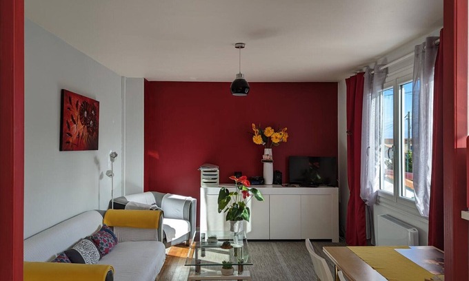 Barbezieux-Saint-Hilaire Apartment | Charming Apartment with Terrace, Garden, and Bikes Near Jonzac Spas