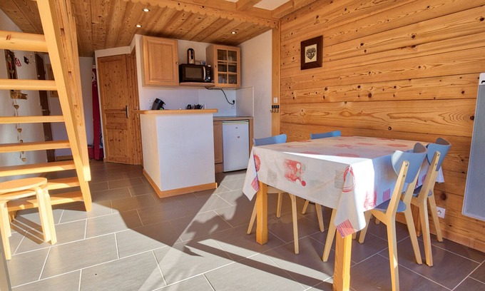Notre-Dame-de-Bellecombe Apartment | Charming renovated duplex with view, 4 people