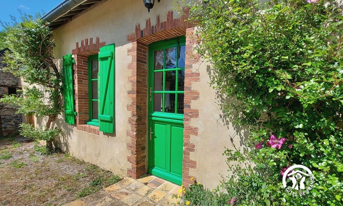 Saint-Christophe-du-Luat Cottage | Charming Countryside Home with Large Garden, Near Scenic Trails and Historic Sites