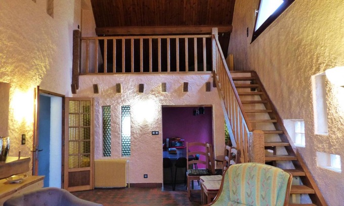 Saint-Germain-des-Fosses Cottage | Charming Cottage with Garden, Near Vichy - Fully Equipped, Sleeps 6, Pets Welcome