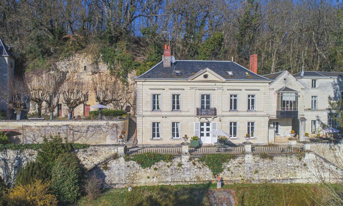 Bourre Bed & Breakfast | Charming manor house with 2 suites, swimming pool, 15 min from Chenonceau and Beauval