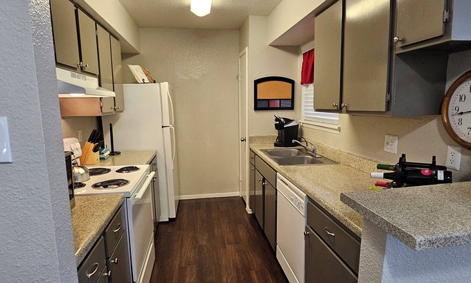 Texas City Apartment | Charming 1 - bedroom apartment in welcoming Texas City