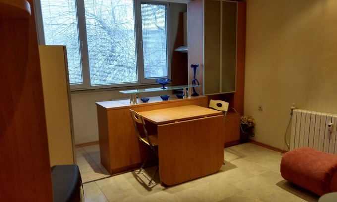 Vratsa Apartment | Charming 1-bedroom apartment-city Vratsa, 4 min to city center, AC, WiFi 60 Mbps