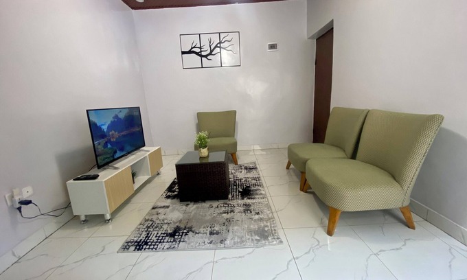 Kigali House | Charming 1-bedroom apartment in lovely Kigali with Fast WiFi & Private work room