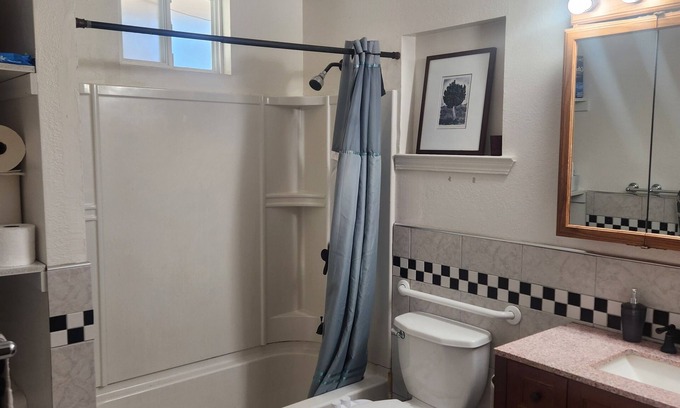 Saratoga House | Charming 1-bedroom available in a lovely home in Saratoga with lots of amenities