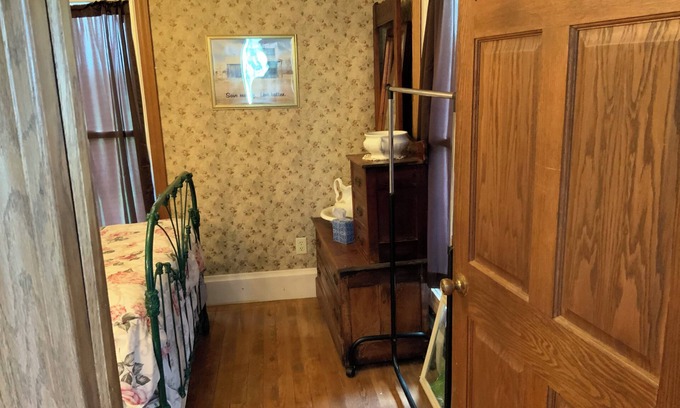 Weissert Bed & Breakfast | Charming 1-bedroom bed & breakfast. Close to everything, away from it all.