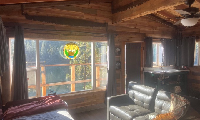 Forbestown Cabin | Charming 1-bedroom cabin in feather falls ca. hunting and fishing getaway