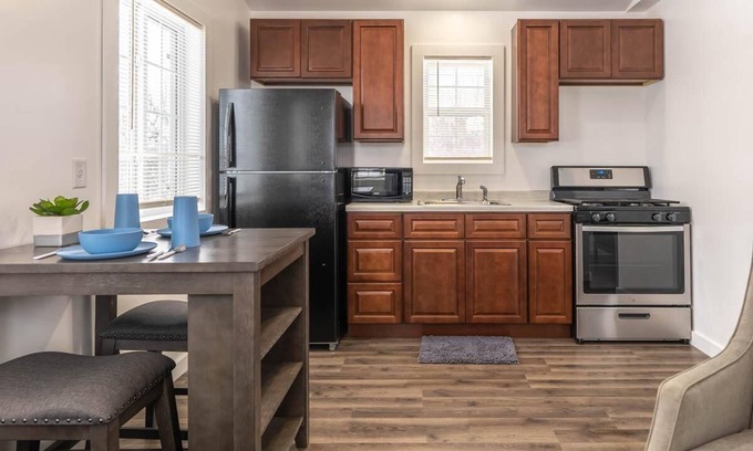 Laurium Cottage | Charming! 1 Bedroom Cottage- ski, snowmobile,Mountain bike