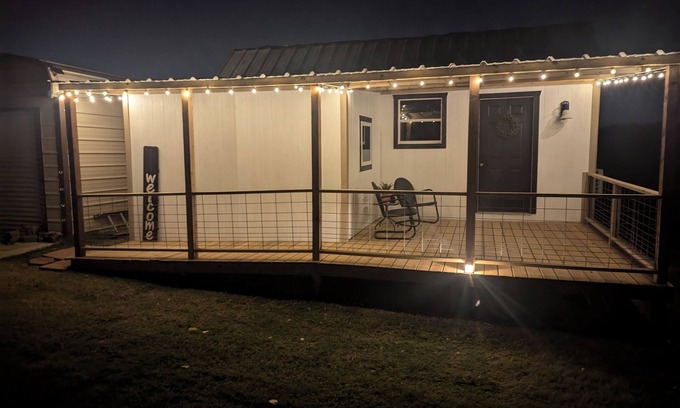 Wheatland House | Charming 1-bedroom house heat AC, WiFi in lovely Tuttle/Bridge Creek Oklahoma