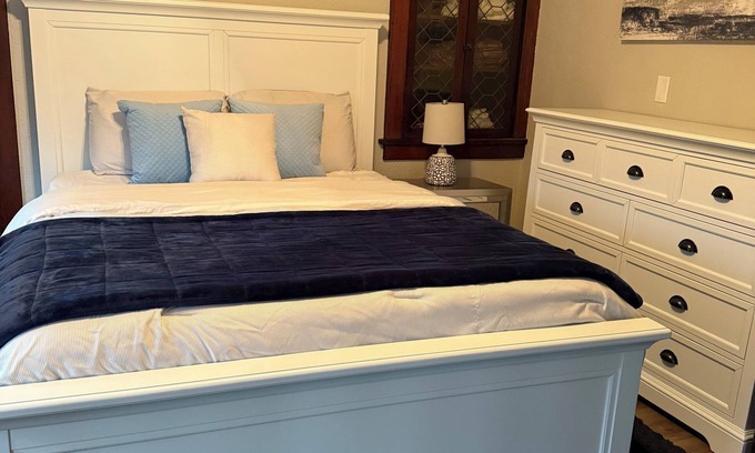 Dubuque Apartment | Charming, 1-bedroom, spacious duplex with sleeper sofa in delightful Dubuque.