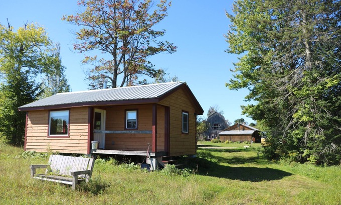 Green Mountains Cabin | Charming 1-bedroom Tiny house in Eden Mills. Spectacular views, private setting.
