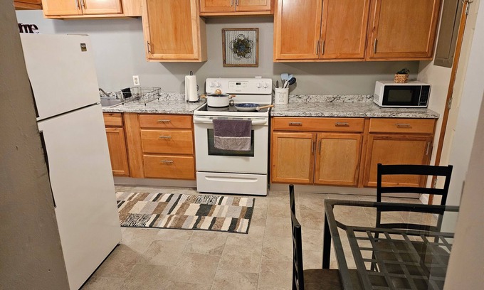Phillipsburg Apartment | Charming 1-bedroom apartment in delightful Phillipsburg with AC, WiFi