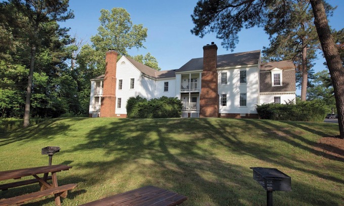 Williamsburg Condo | Charming 1-bedroom condo in fabulous Williamsburg, VA