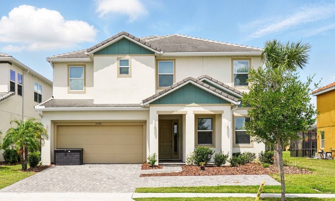 Veranda Palms House | Charming 10 Bed Pool Home with Game Room-2576SD