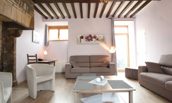 La Ronde-Haye Cottage | Charming 12-Person Cottage with Garden, BBQ, and Modern Amenities in Quiet Village Location