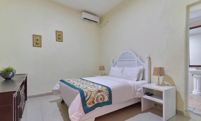 San Anton House | Charming 1BR Hotel Room in Historic Zona Colonial with WiFi and AC