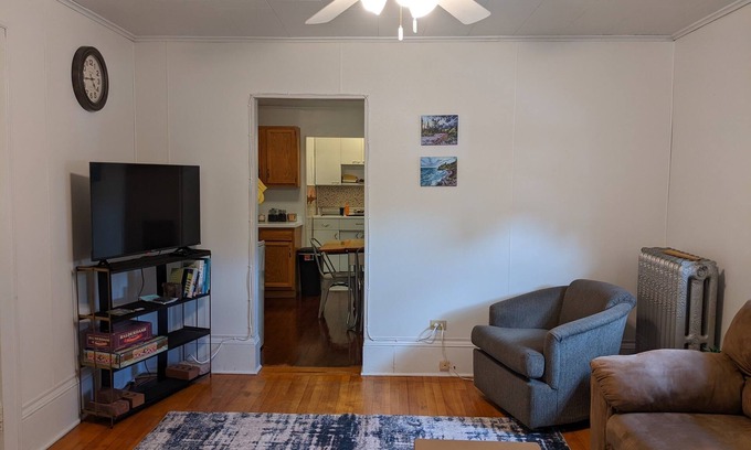 Calumet Apartment | Charming 2 bedroom apartment in Calumet's Historic district!