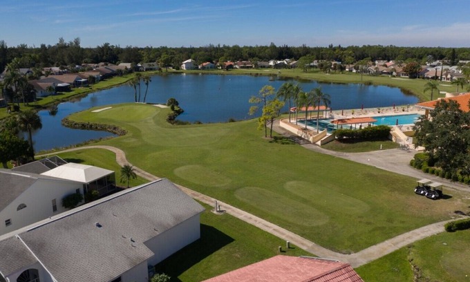 Sabal Springs House | Charming 2-bedroom house with fitness room, WiFi in North Fort Myers