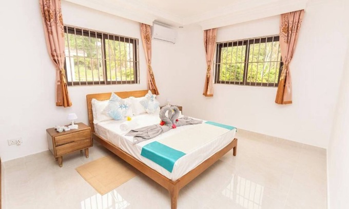 Mare Anglaise Apartment | Charming 2-Bedroom Apartment