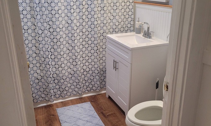 West Hartford House | Charming 2-bedroom townhome in wonderful West Hartford near Blue Back Square!