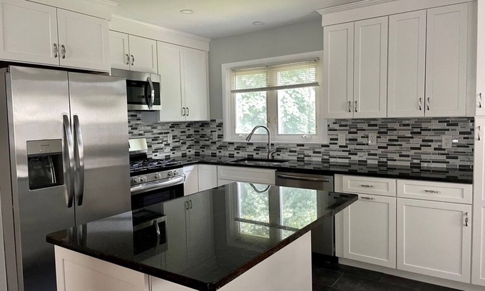 Mamaroneck House | Charming 2-bedroom apt with AC and WiFi in lovely Mamaroneck