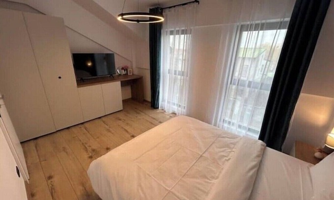 Timisoara Apartment | Charming 2-bedroom apartment in Timișoara with AC