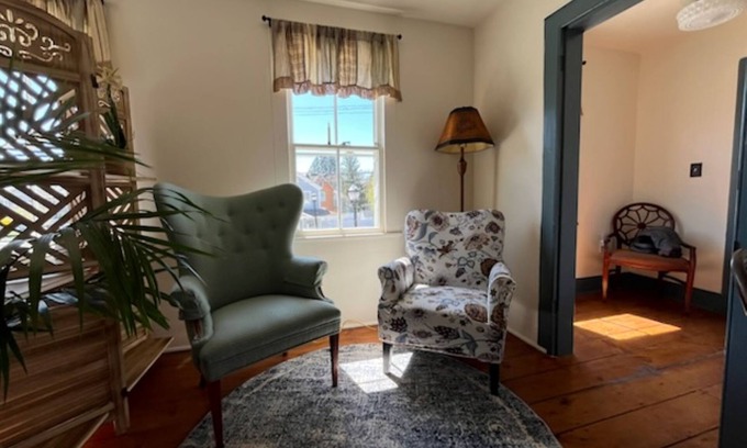Gardiner Apartment | Charming 2-bedroom apartment above a country store in the heart of Gardiner!