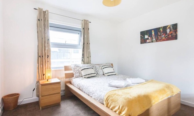 Shadwell Apartment | Charming 2-Bedroom Apartment With free Tickets To attractions