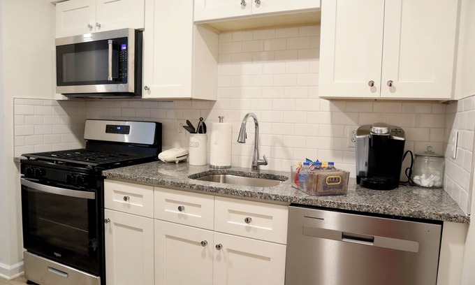 Atlanta Apartment | Charming 2-bedroom apartment with WiFi, AC in Downtown Atlanta