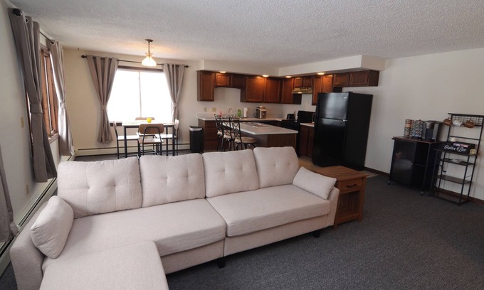 Conesus Apartment | Charming 2-bedroom apartment with WiFi, AC in lovely Conesus