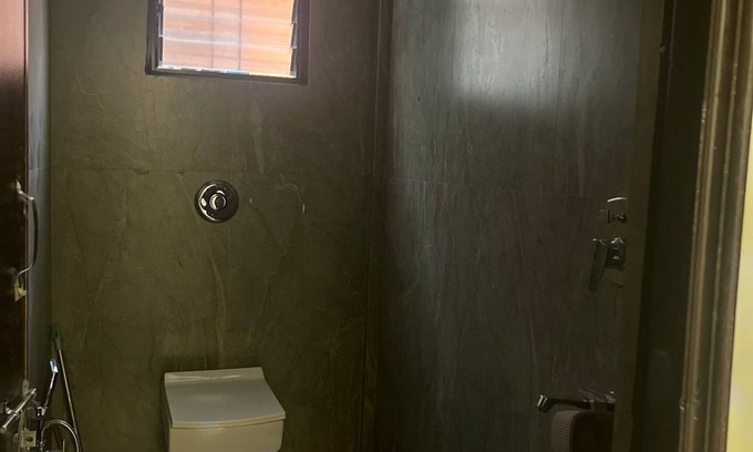 Nagpur Apartment | Charming 2-bedroom apartment in Nagpur with AC