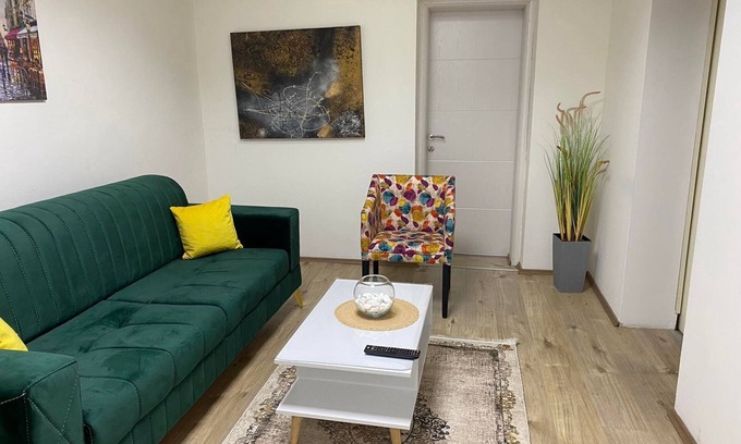 Centar Apartment | Charming 2-bedroom apartment in amazing Skopje with AC