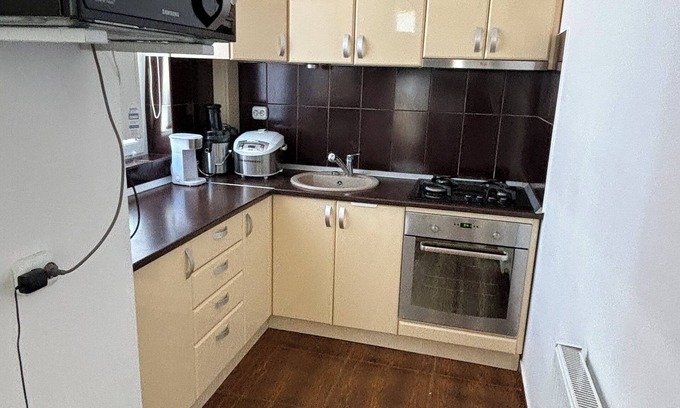 Arad Apartment | Charming 2-bedroom apartment with AC, WiFi in superb Arad