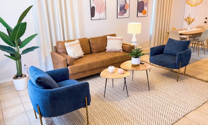 Edinburg Condo | Charming 2-bedroom condo in lovely Edinburg Wifi/Netflix